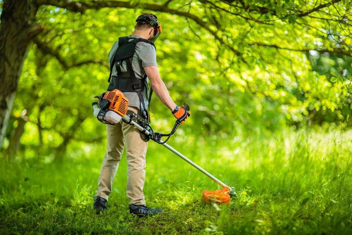 Préservez la beauté de votre espace vert en nous confiant son entretien !